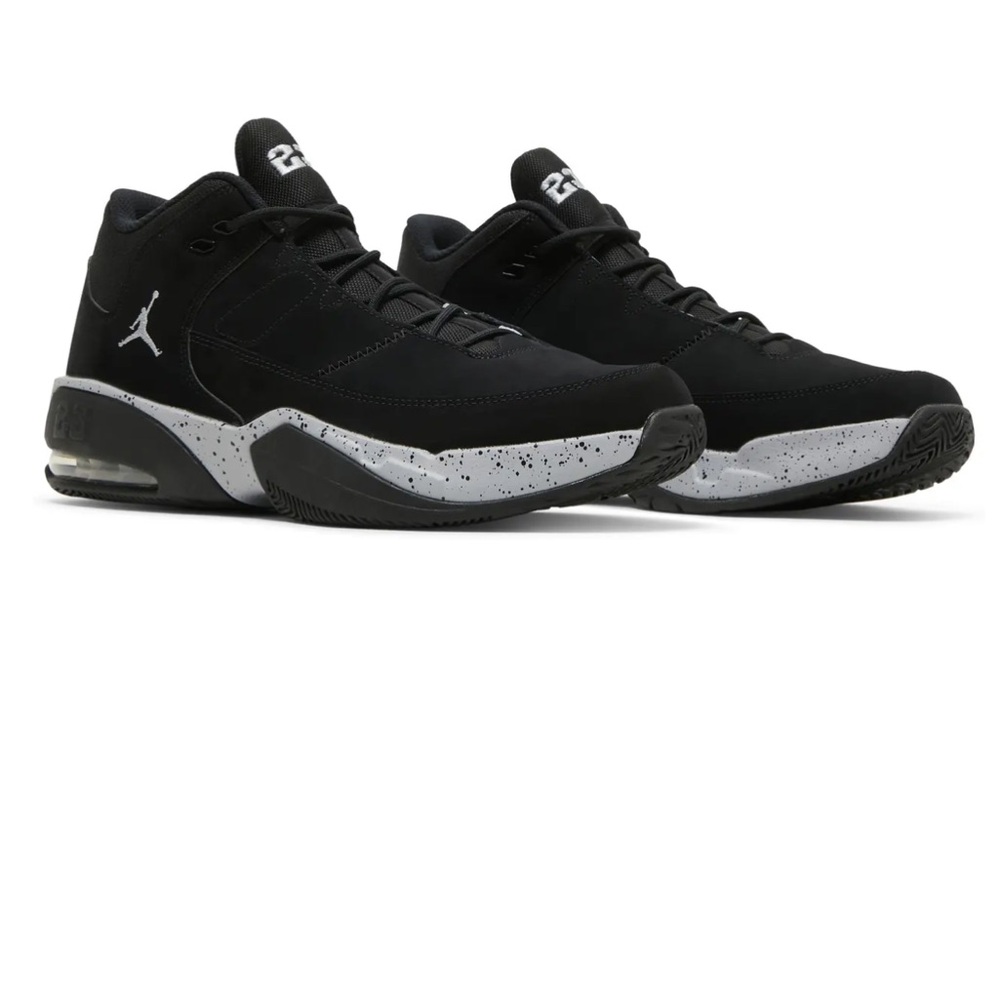 Jordan Max Aura 3 in Black Wolf Grey